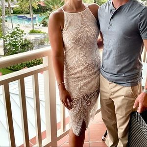 Lulu‘s White Lace Halter MIDI Dress